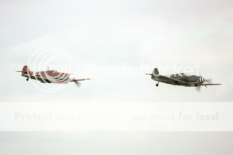 http://img13.photobucket.com/albums/v37/GarethHorne/LSIII%20scans/Duxford%20VE%20Show%201995/3.jpg
